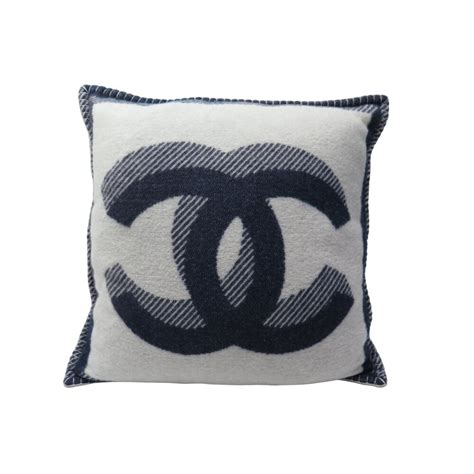 coussin chanel